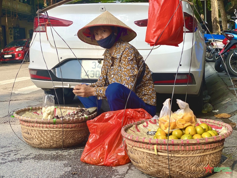 Thuê thám tử điều tra con cái bảo mật và uy tín 12 đóng vai bán hàng rong